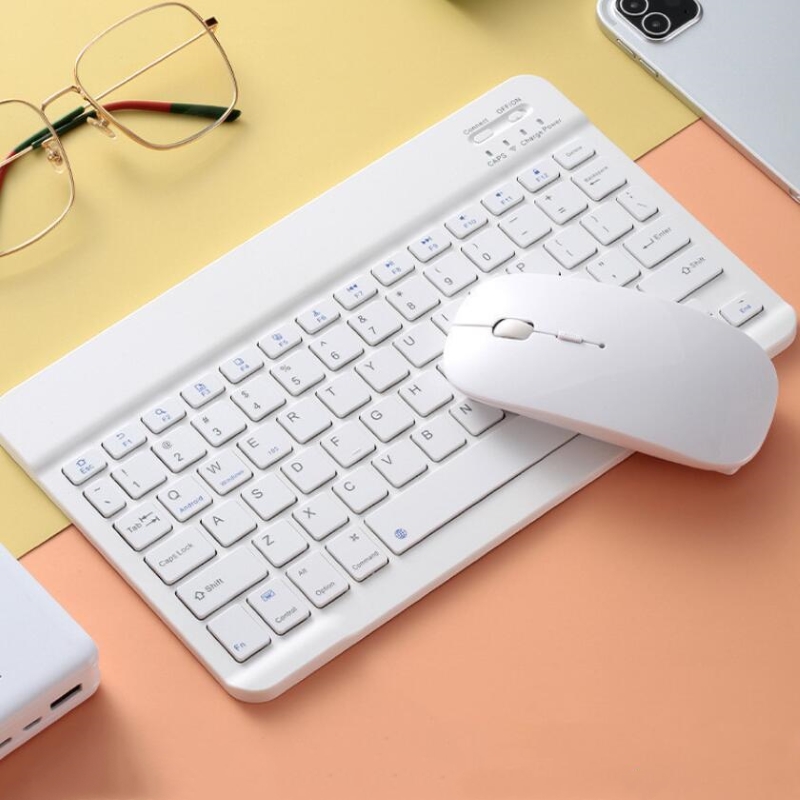 Tastiera Bluetooth ultrasottil - Desk Setup Ipad recensione e prezzo