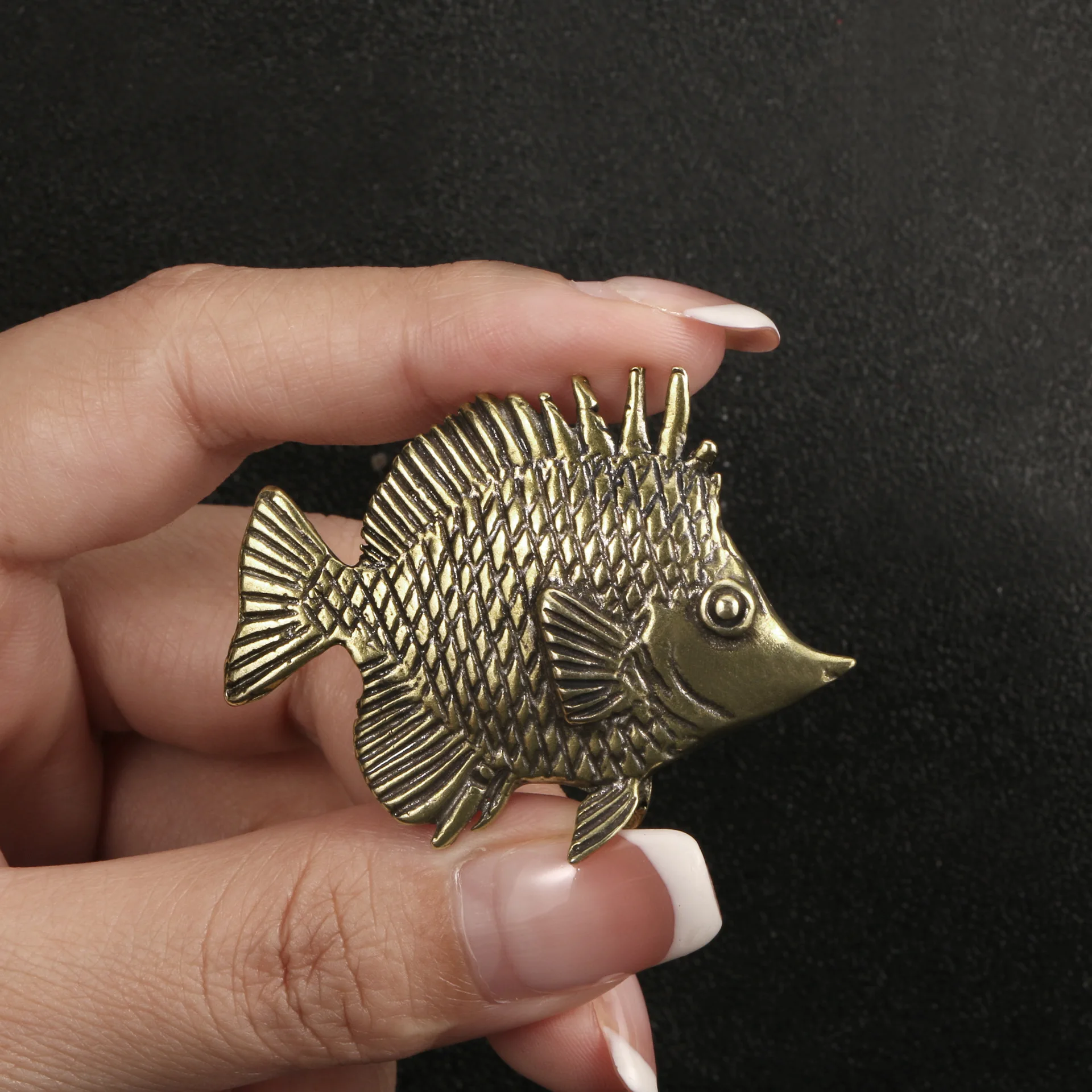 Pesce ornamentale in ottone Fi - Desk Setup Cute recensione e prezzo
