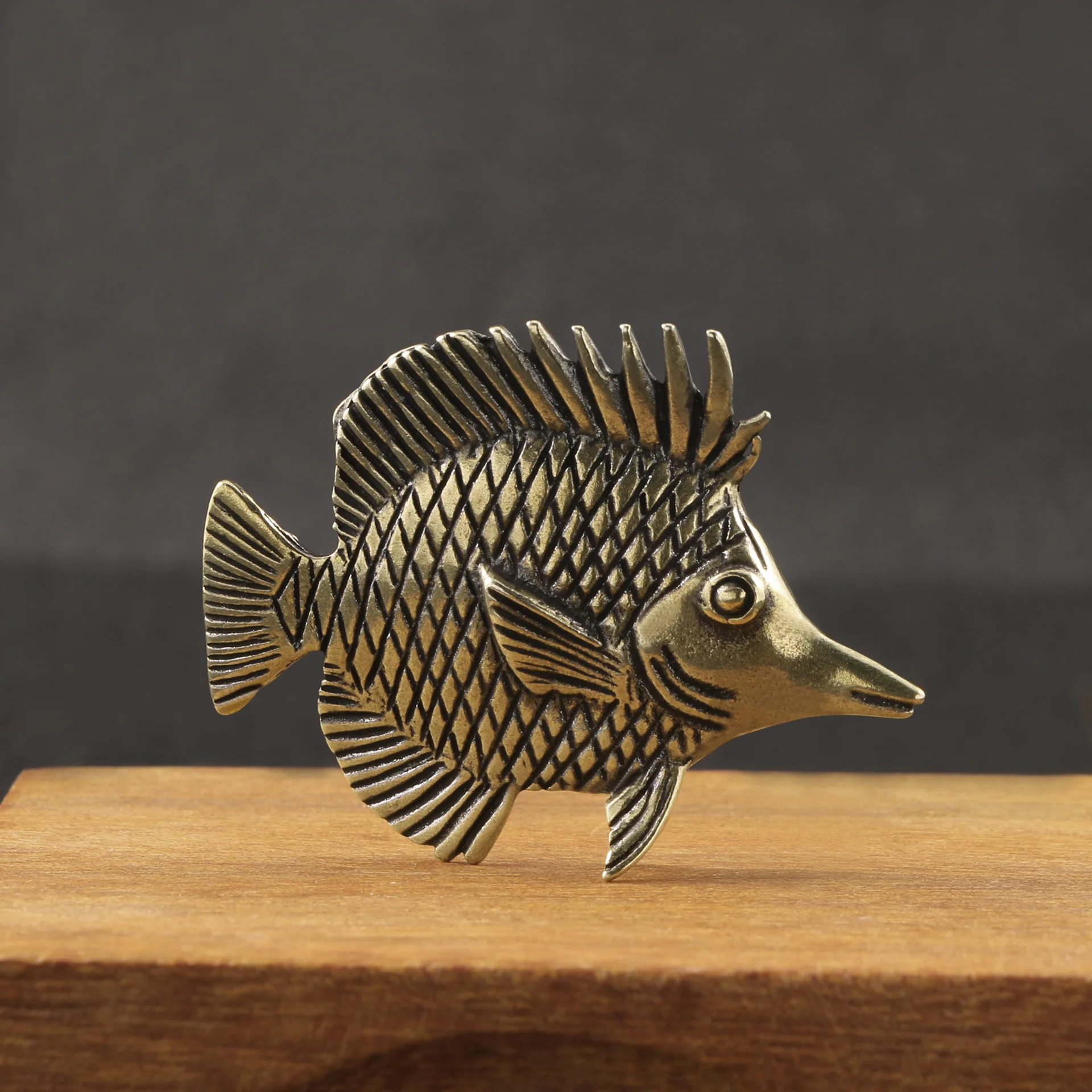 Pesce ornamentale in ottone Fi - Desk Setup Cute recensione e prezzo